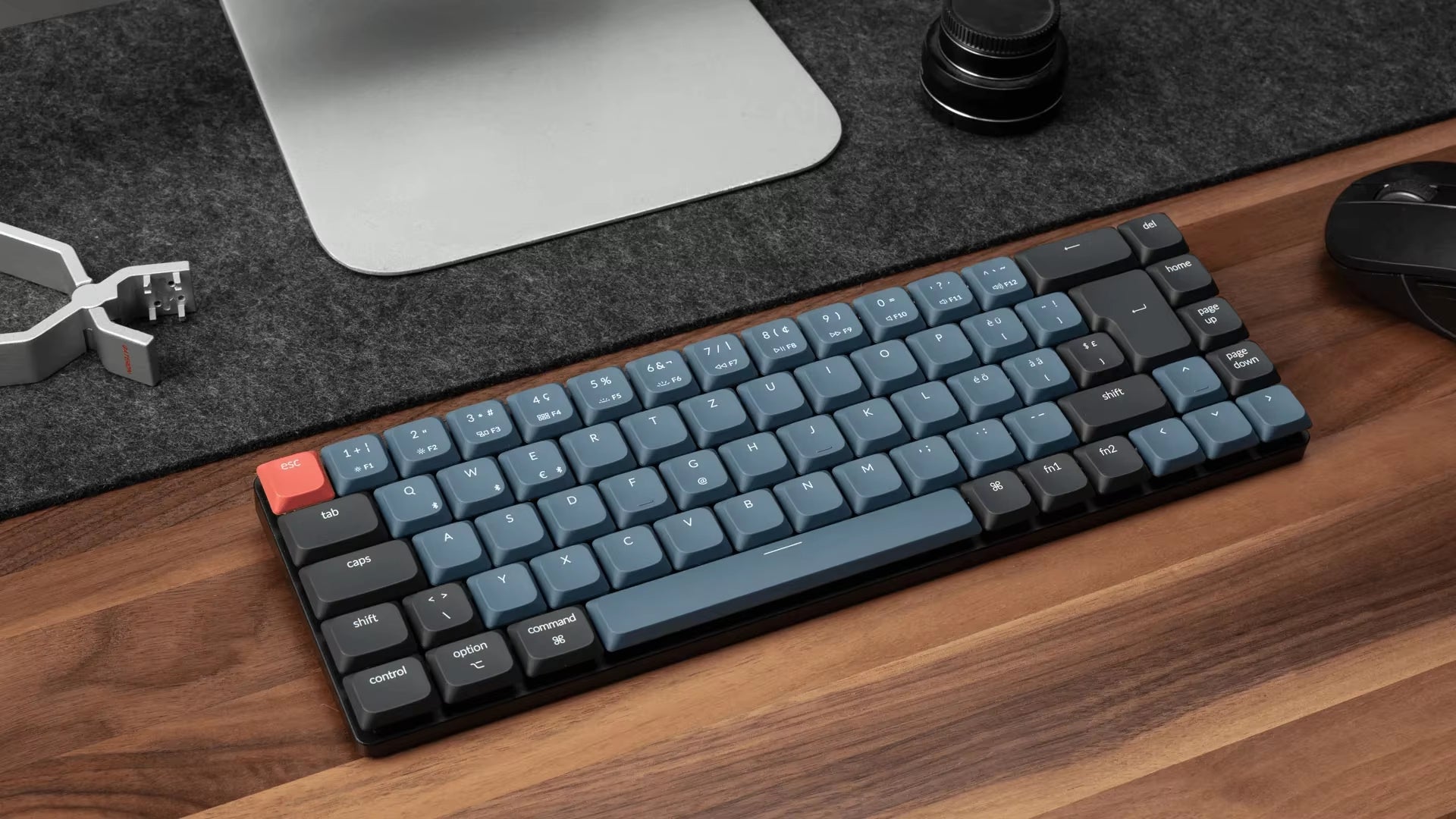 K7 Pro QMK/VIA Wireless Mechanical Keyboard ISO 65% Layout ABS Keycaps RGB Backlight Hot-Swappable Gateron Switch
